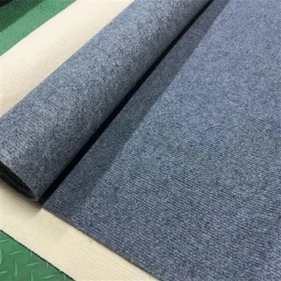 Moderni prugasti tepih